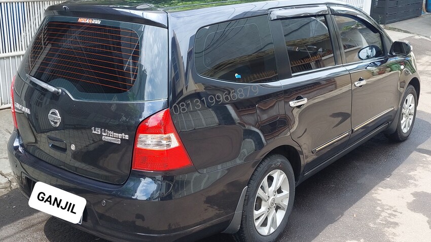 Nissan Grand Livina Ultimate AT 2011 Hitam Metalik Plat B