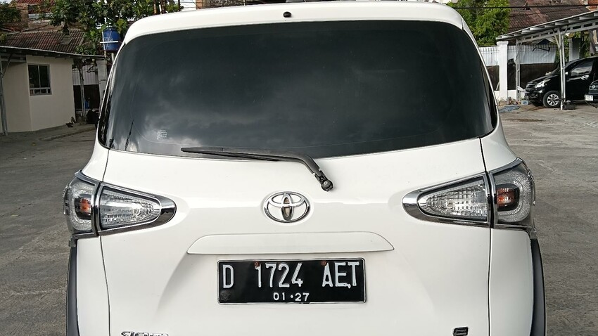 Toyota Sienta 2016 Bensin