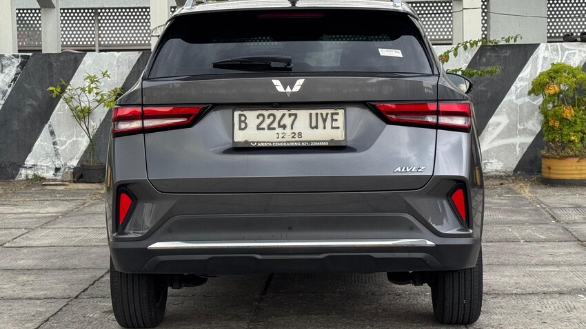 Tdp 5jt Wuling Alvez sunroft Matic At CVT 2023 Bensin