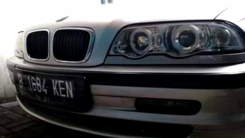 BMW 318i 2002 Bensin