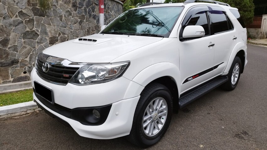 Toyota Fortuner 2011 Bensin