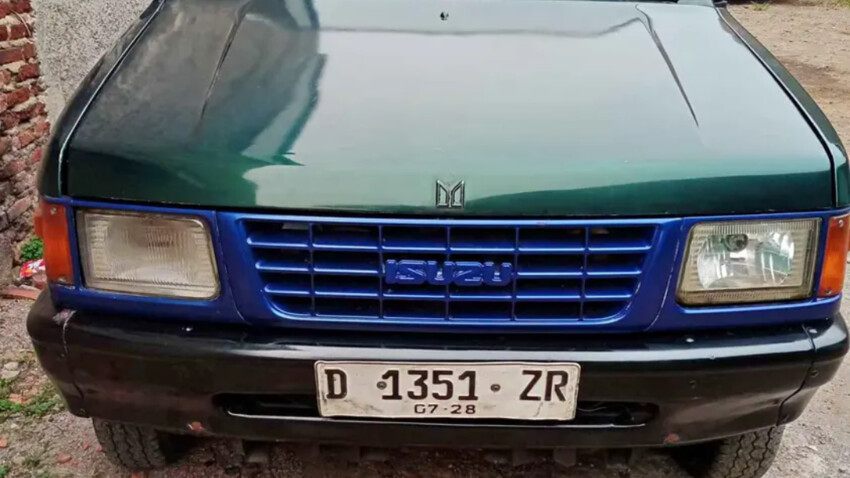 Mulus Terawat ! Isuzu Panther 2.3 Manual Diesel Warna Hijau Tahun 1993