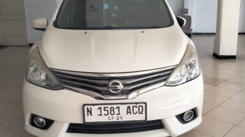 Nissan Grand livina 1.5 SV matic 2013