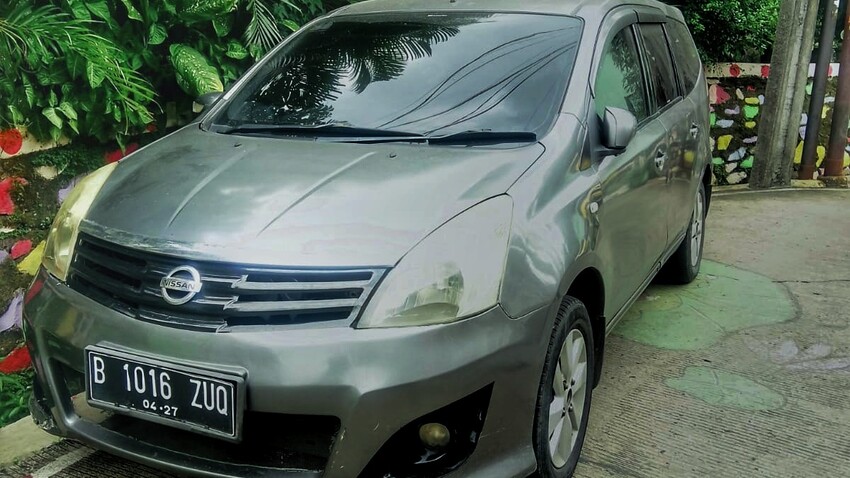 Nissan Grand livina 2011 Bensin