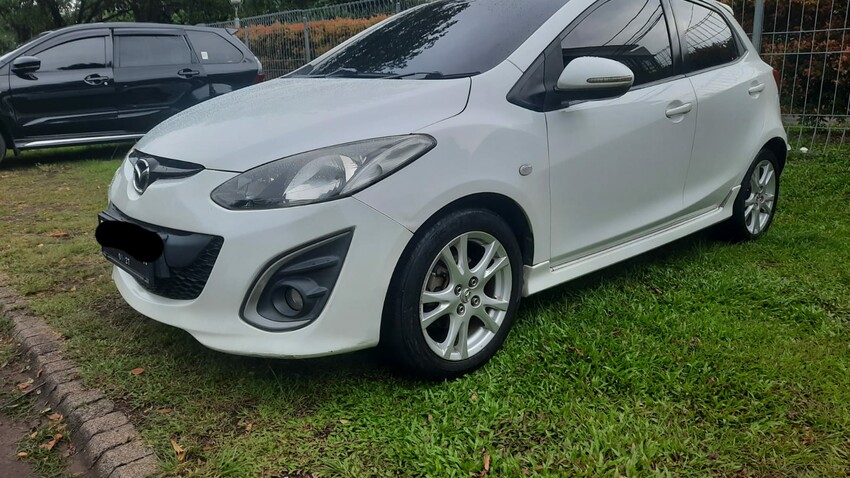 Mazda 2 2011 Bensin