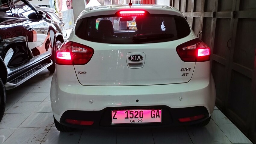 Mulus KIA RIO 1.4 SE CVT 2014