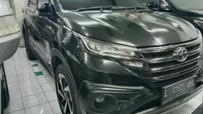 Toyota Rush GR Matic Hitam Siap Pakai