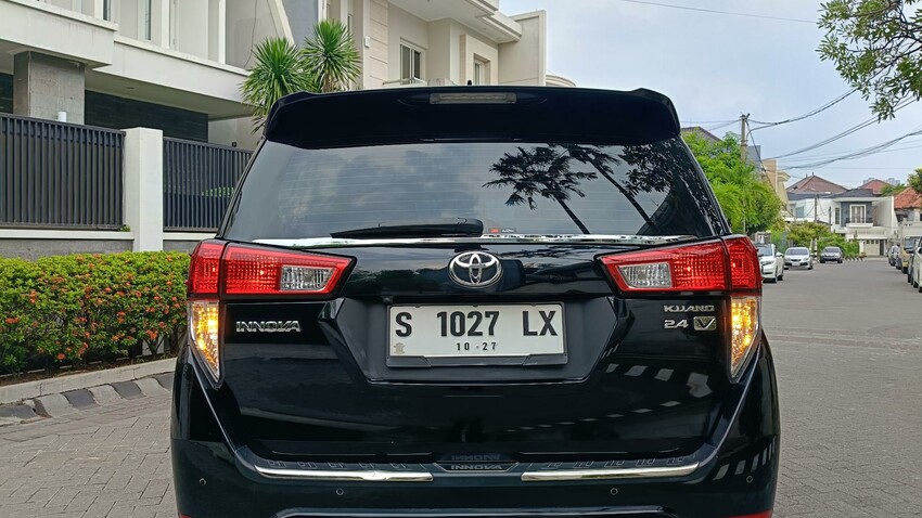 [KM 56RB] Toyota Kijang Innova V Diesel Matic 2022