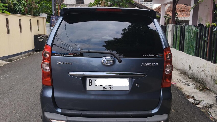 Daihatsu Xenia 2011 Bensin