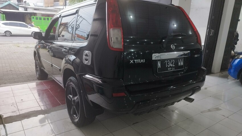 Nissan X-Trail 2.5 Matic 2005 Hitam Murah