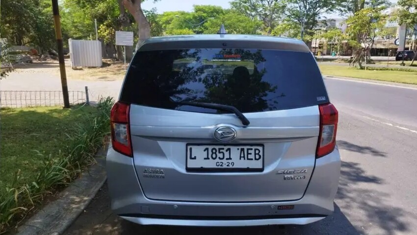 Daihatsu Sigra M 1.0 2023 no minus! Baru ganti oli