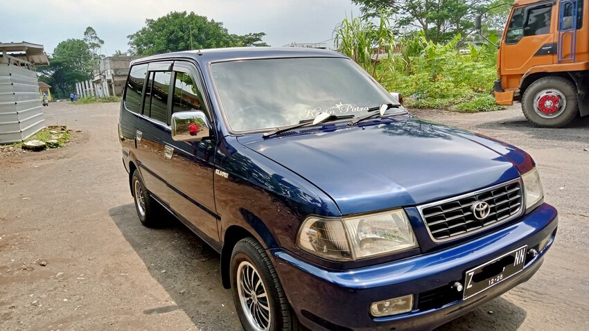 Kijang lgx tahun 2002 Bensin