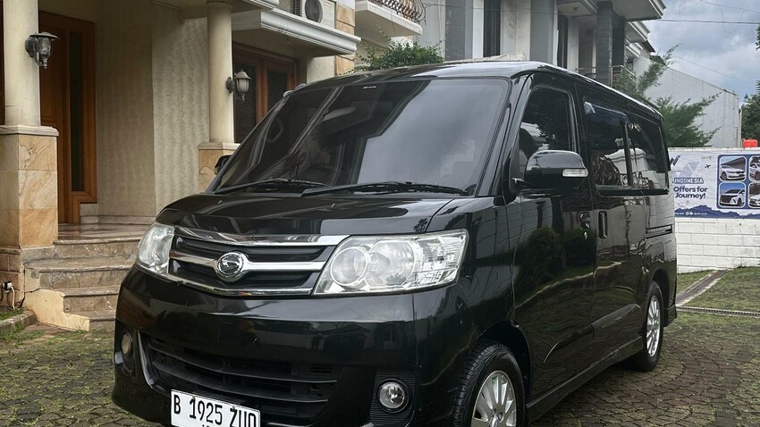 Daihatsu Luxio 2011 Bensin