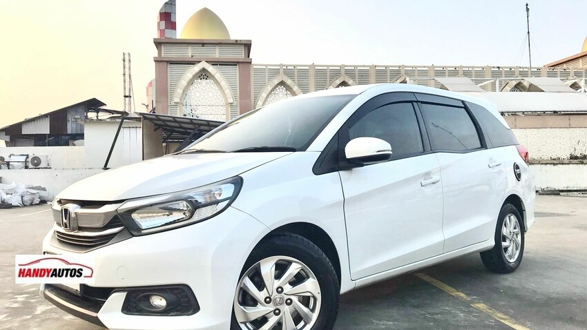 Honda Mobilio 1.5 E Tahun 2018 Automatic Putih Metalik