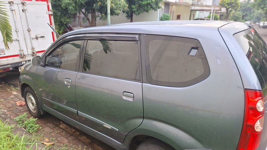 Daihatsu Xenia 2009 Bensin