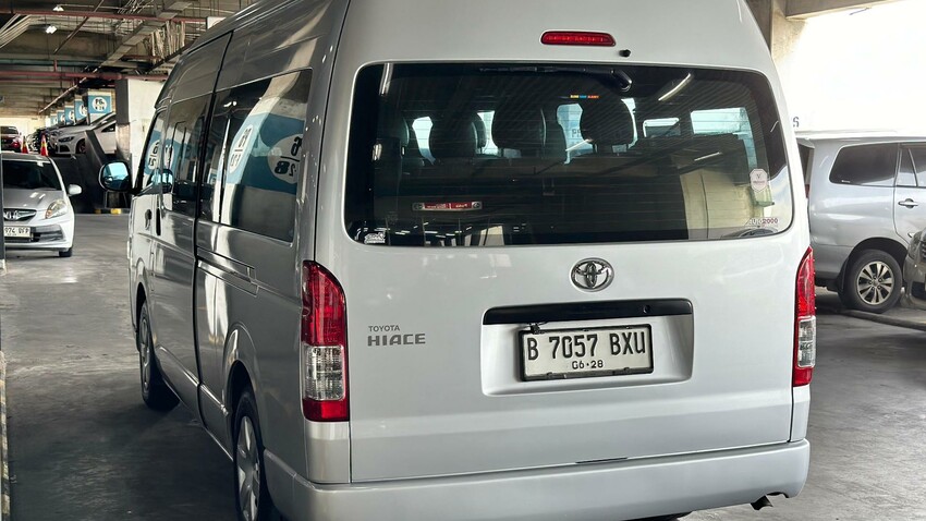 [KM 78RB] Toyota Hiace 2018 Diesel Commuter Manual