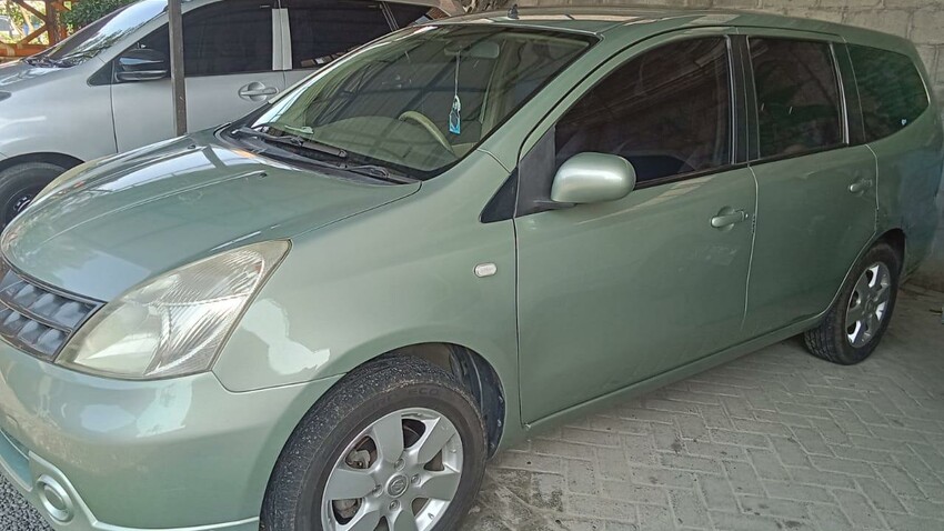 Nissan Grand livina 2010 Bensin