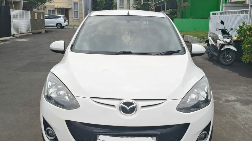 Mazda 2 R sport 2012