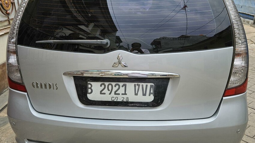 Mitsubishi Grandis 2008 Bensin