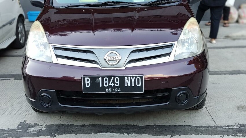 Nissan Livina 2012 Low KM,Full Ori,Milik Pribadi - Mobil Bekas - 915907511