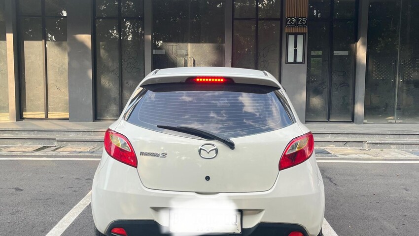 Mazda 2 2010 Bensin