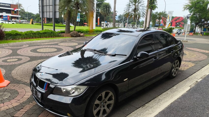 BMW 320i 2005 Bensin