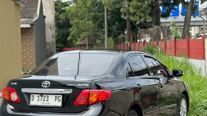 Toyota Corolla Altis 2010 Bensin