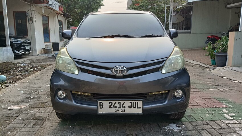 Toyota Avanza E 2013 automatic 1.3 AT istimewa