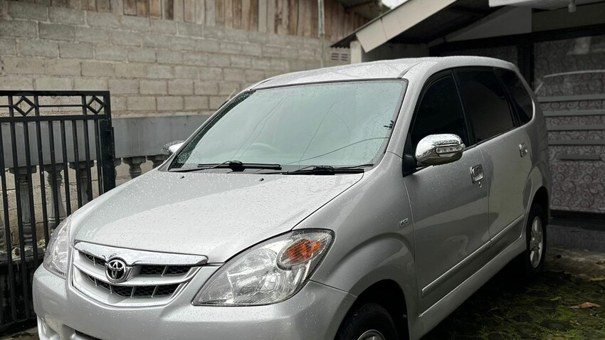 Toyota Avanza 2010 Bensin