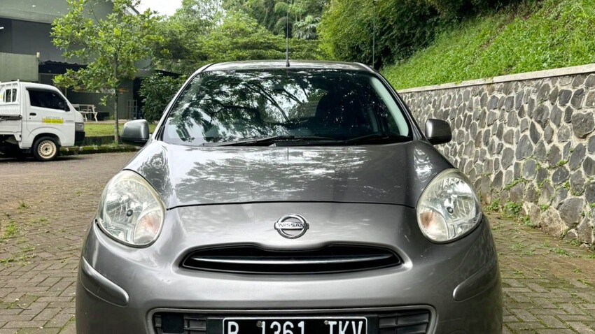 A/T Nissan March L 1.2 Pajak On , Fullset