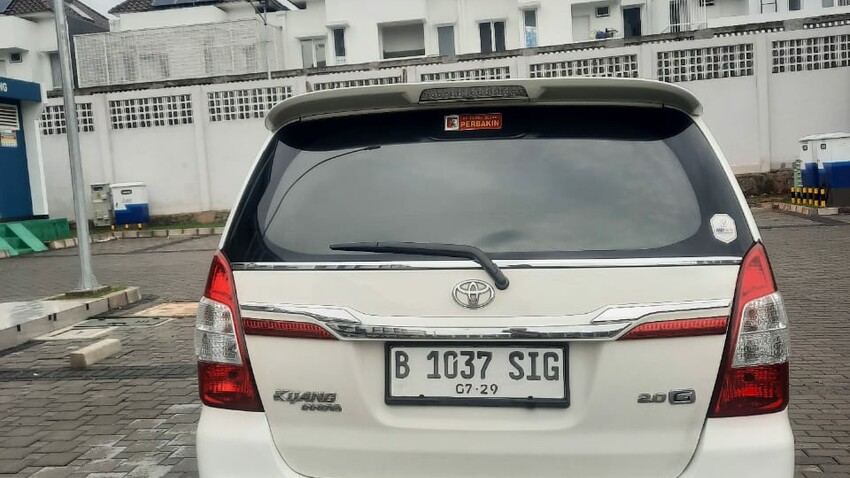 Toyota Kijang Innova 2014 Bensin