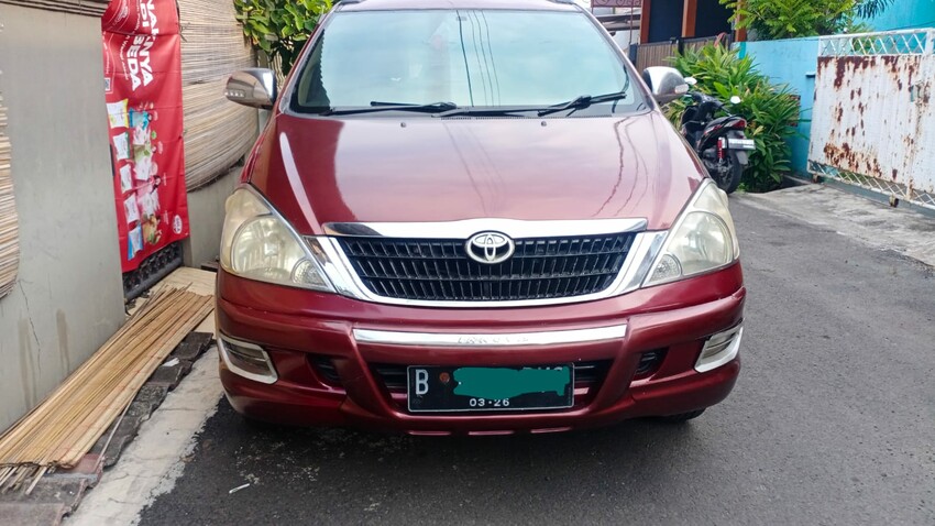 Toyota Kijang Innova 2005 Bensin