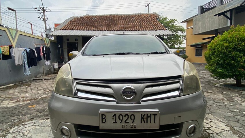 Nissan Grand livina 2011 Bensin