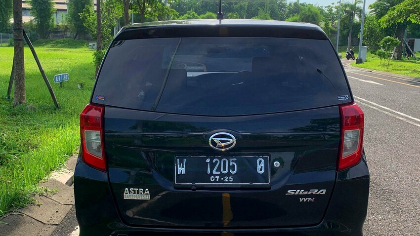 Dp. 5 jt Daihatsu Sigra 1.0 D manual 2020 Bensin