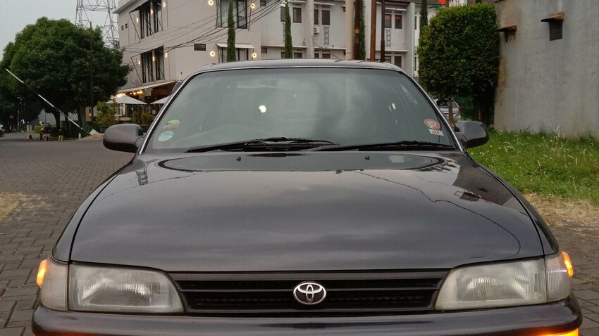 Toyota great Corolla CBU th 1993 MT istimewa antik bisa Tt motor