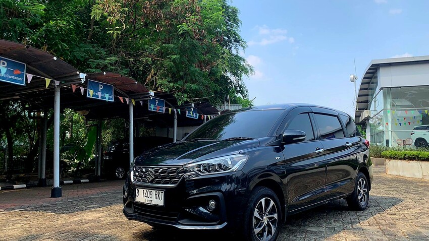 Suzuki Ertiga Hybrid Sport Matic 2022 Istimewa