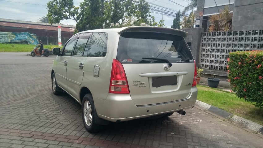 Toyota Kijang Innova 2006 Bensin