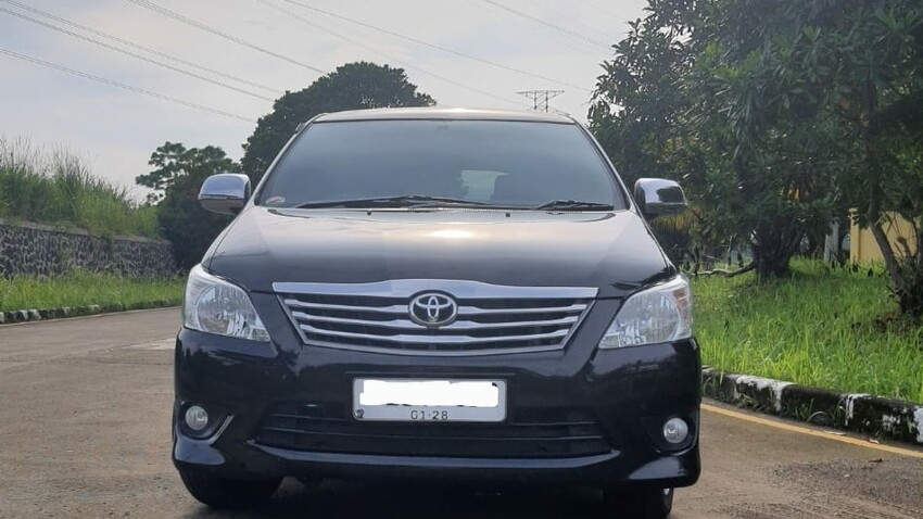 Toyota Kijang Innova 2012 Bensin