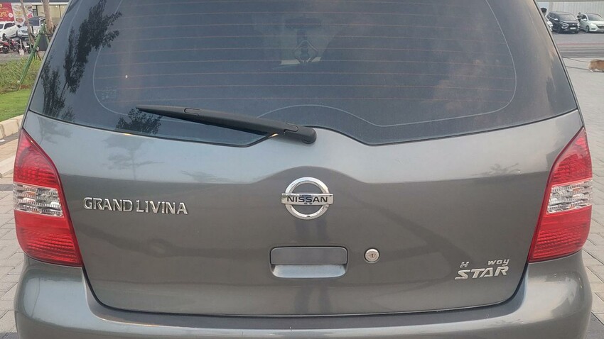 Nissan Grand livina 2010 Bensin