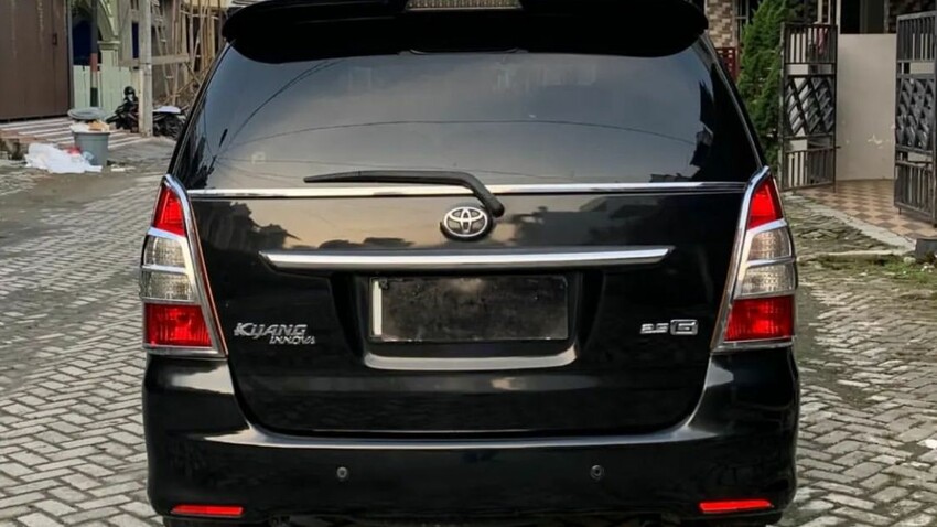 Toyota Kijang Innova 2.5 G MT Diesel 2012