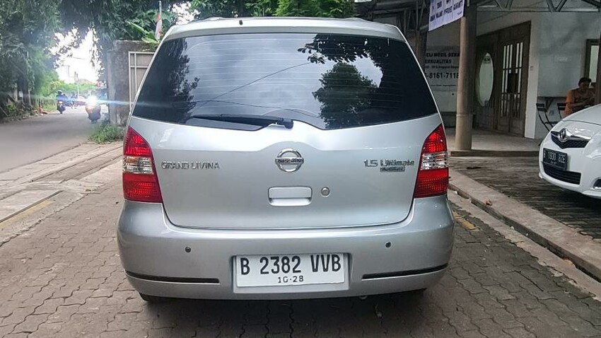 Nissan Livina 2011 Bensin