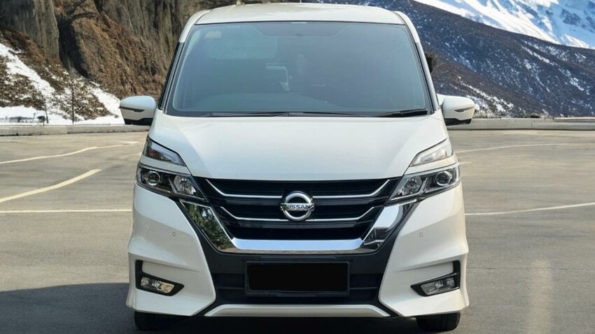 Nissan Serena 2019 Bensin HWS AT  terwat luar dalam