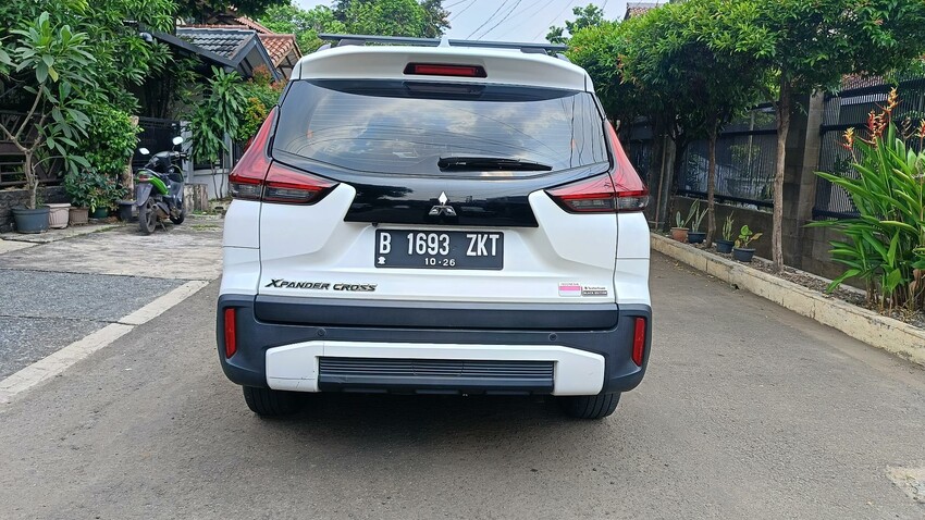 Xpander Cross Black Edition Automatic Putih 2021 TDP 21jt