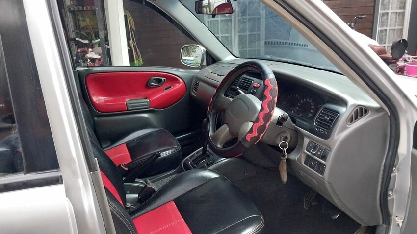 Suzuki Grand escudo 2001 2.0 ganteng bisa tukar tambah