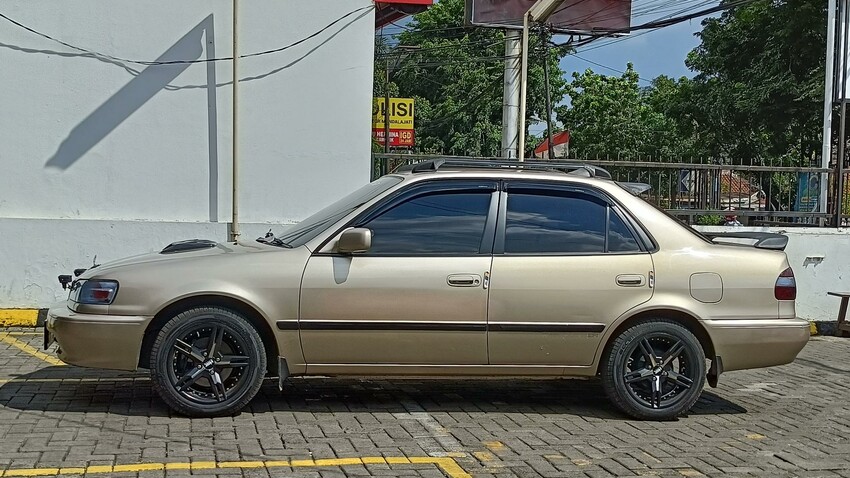 Toyota Corolla 1999 Bensin