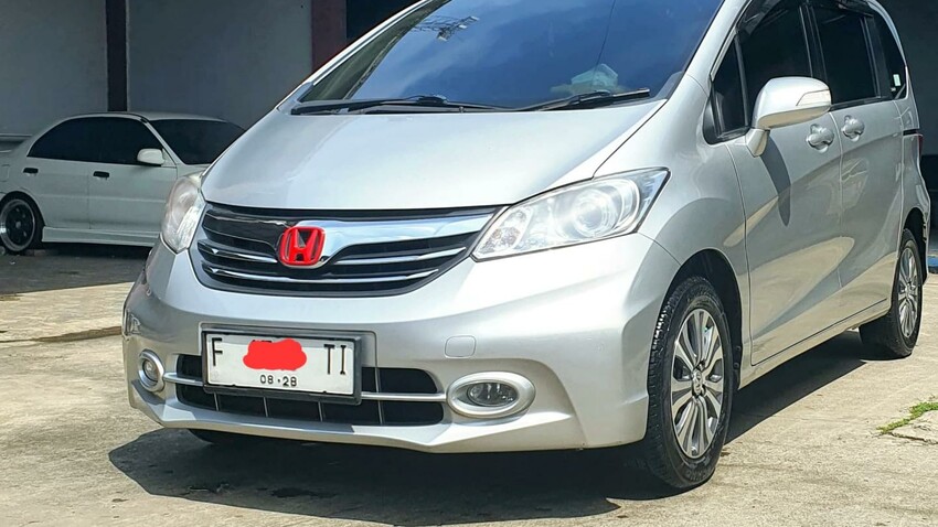 Honda Freed Matic 2013 Bensin