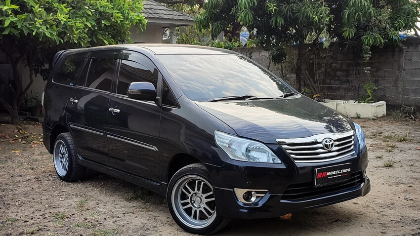 Toyota Kijang Innova 2012 Bensin