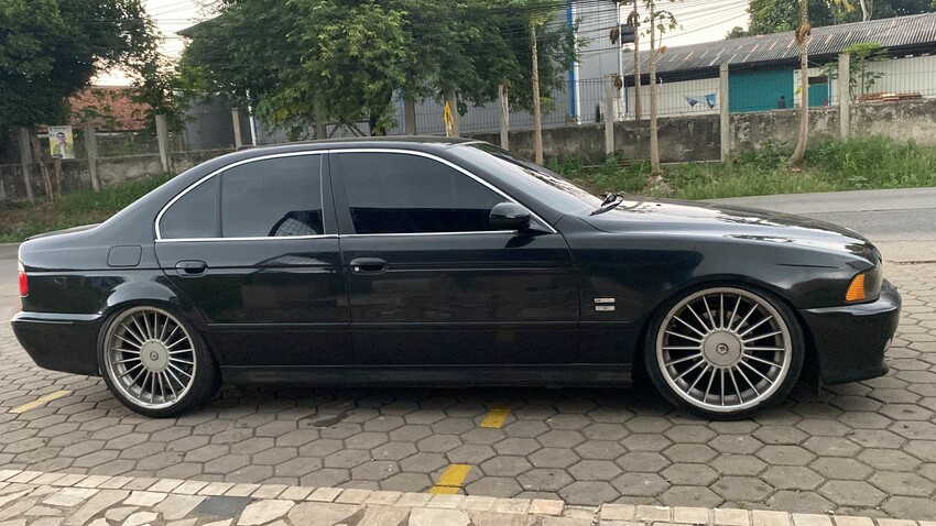 BMW 520i 2003 Bensin