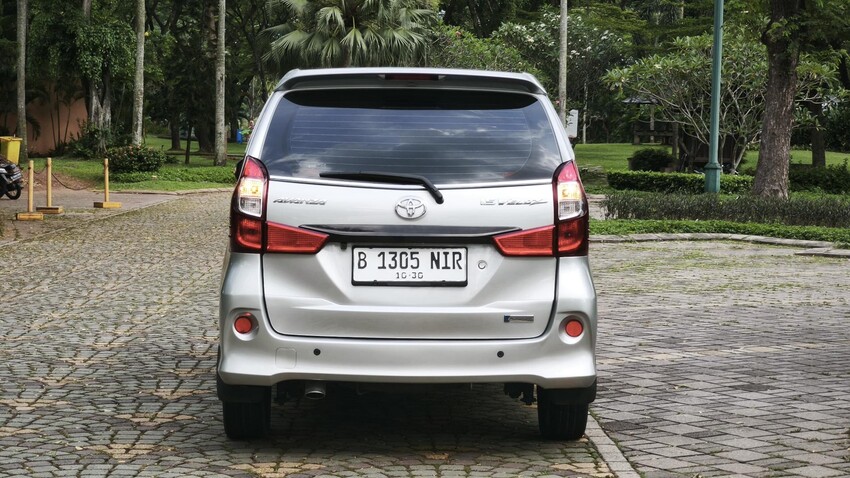 Dp 20 !! Toyota Avanza Veloz At 2015 Bensin