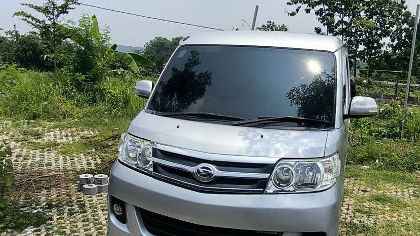 Daihatsu Luxio 2010 Bensin